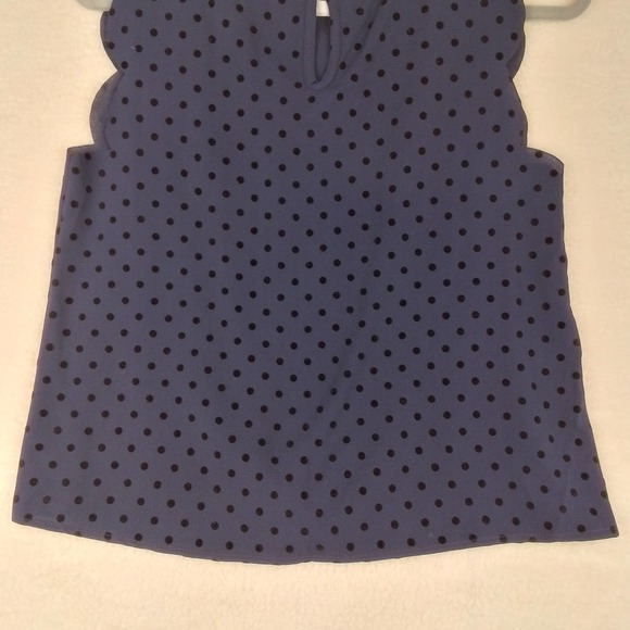 West Moon Sleeveless Blouse Size Small in Blue w/ Black Polka Dots - Picture 8 of 11
